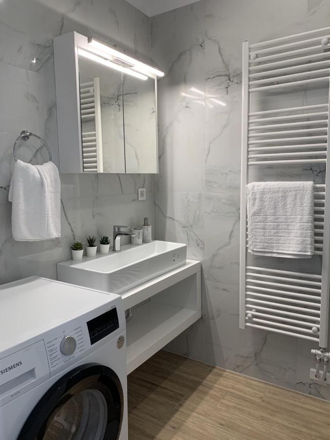 Leonidas House خانيا المظهر الخارجي الصورة