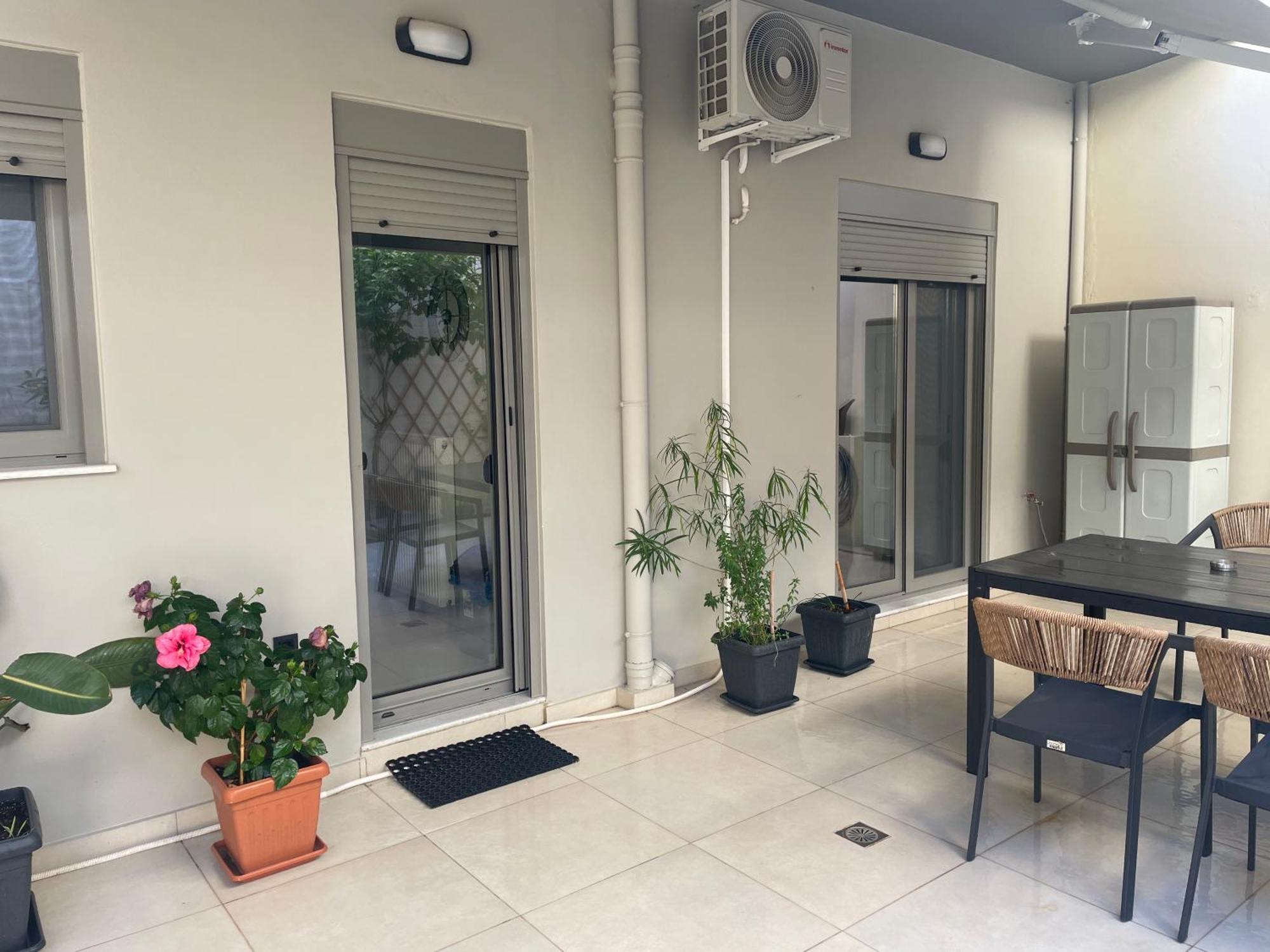 Leonidas House خانيا المظهر الخارجي الصورة